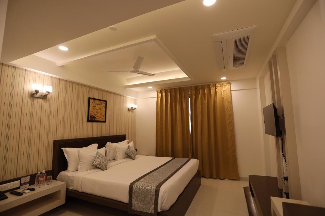 Click Collection Jaipur, Sindhi Camp Hotel ภายนอก รูปภาพ