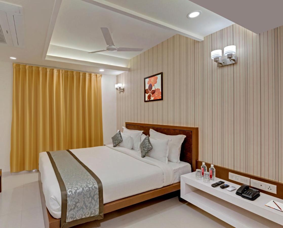Click Collection Jaipur, Sindhi Camp Hotel ภายนอก รูปภาพ