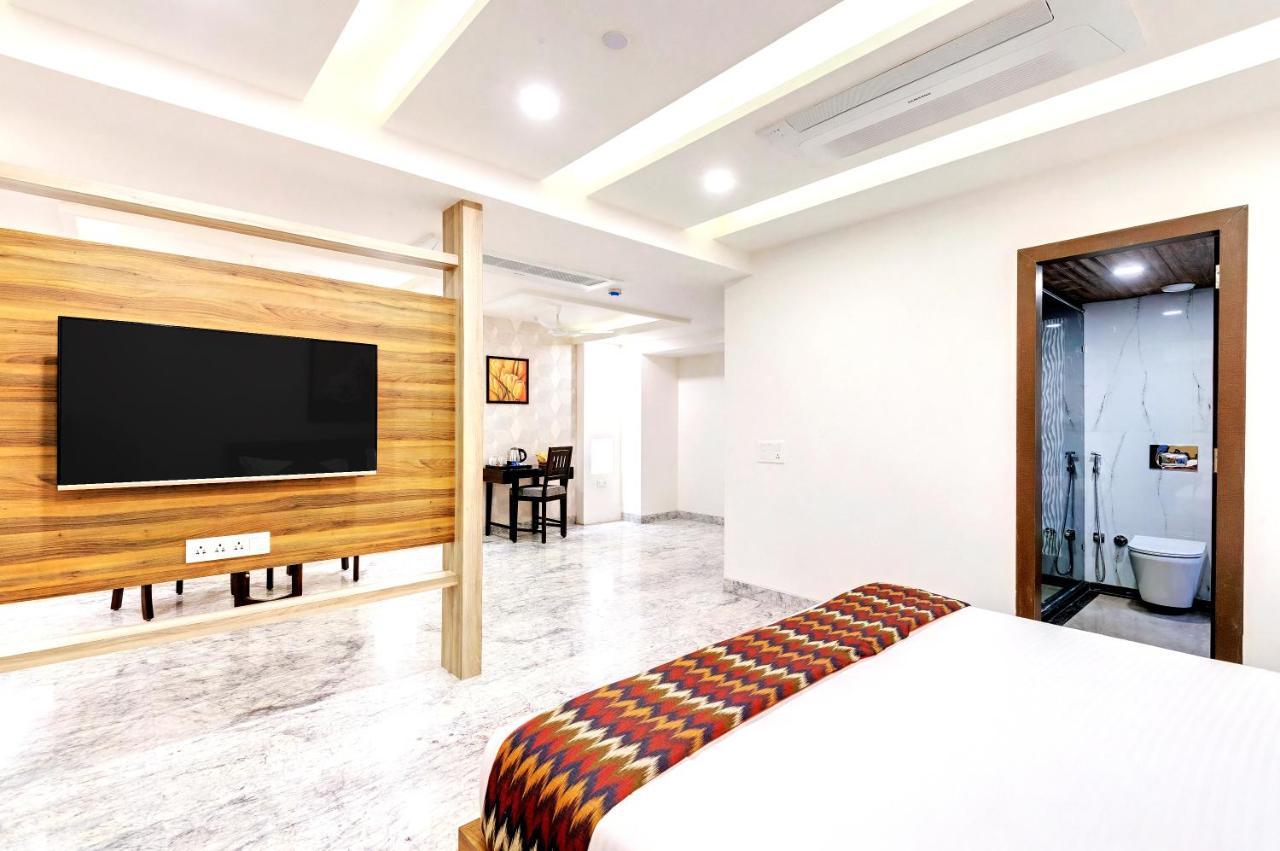 Click Collection Jaipur, Sindhi Camp Hotel ภายนอก รูปภาพ