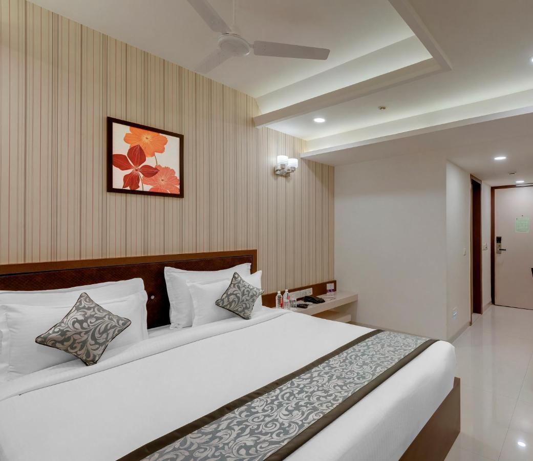Click Collection Jaipur, Sindhi Camp Hotel ภายนอก รูปภาพ
